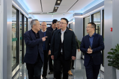 国家商务部领导一行考察天正